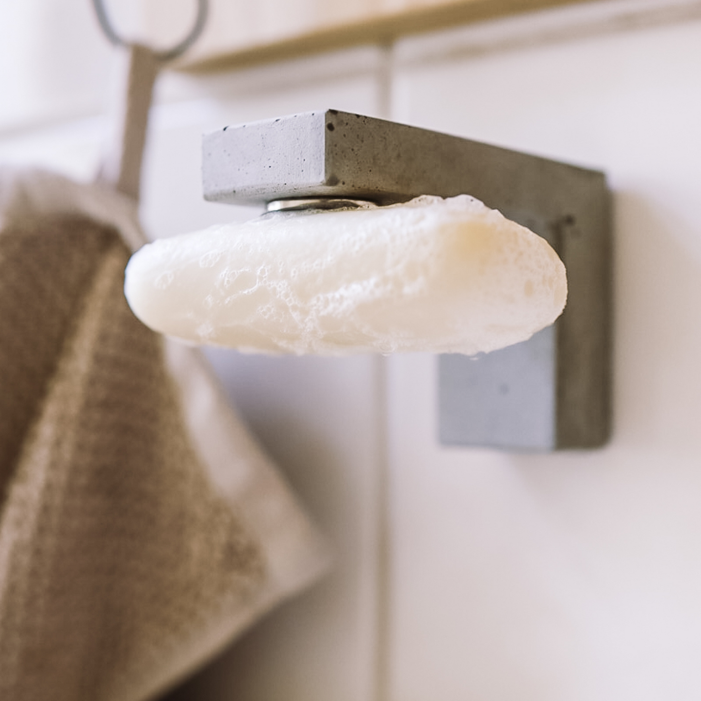 Magnetischer Seifenhalter aus Beton